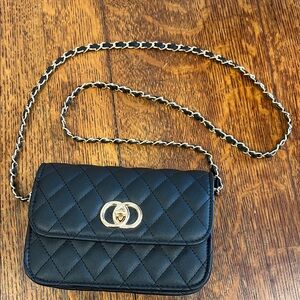 Elegant Black Quilted Crossbody Bag